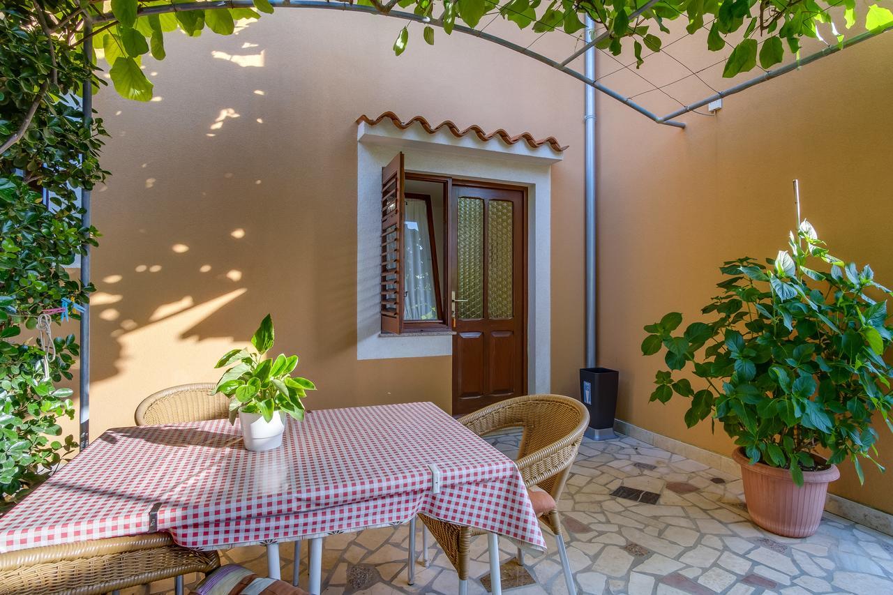 Apartments Beba Mali Lošinj Dış mekan fotoğraf