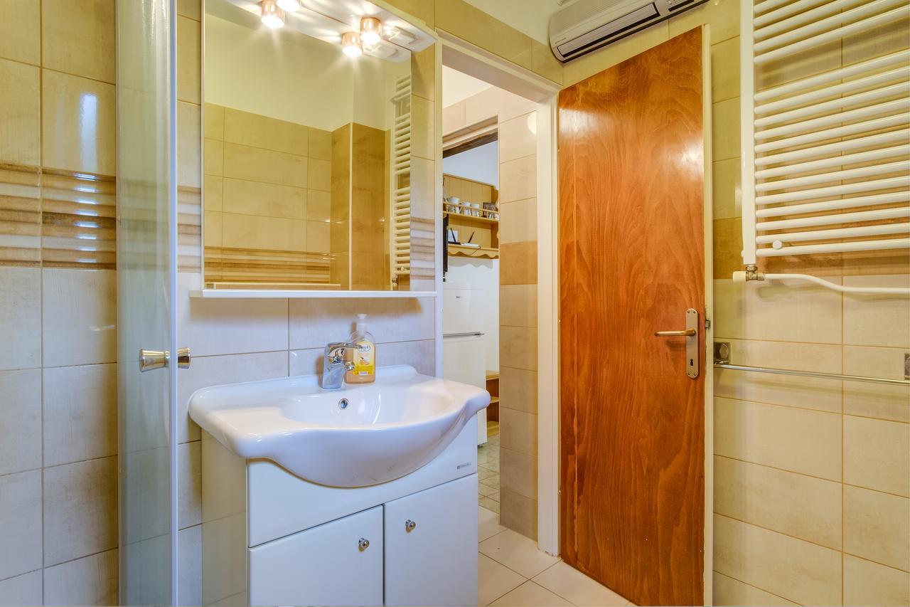 Apartments Beba Mali Lošinj Dış mekan fotoğraf