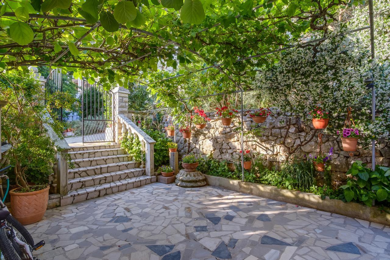 Apartments Beba Mali Lošinj Dış mekan fotoğraf